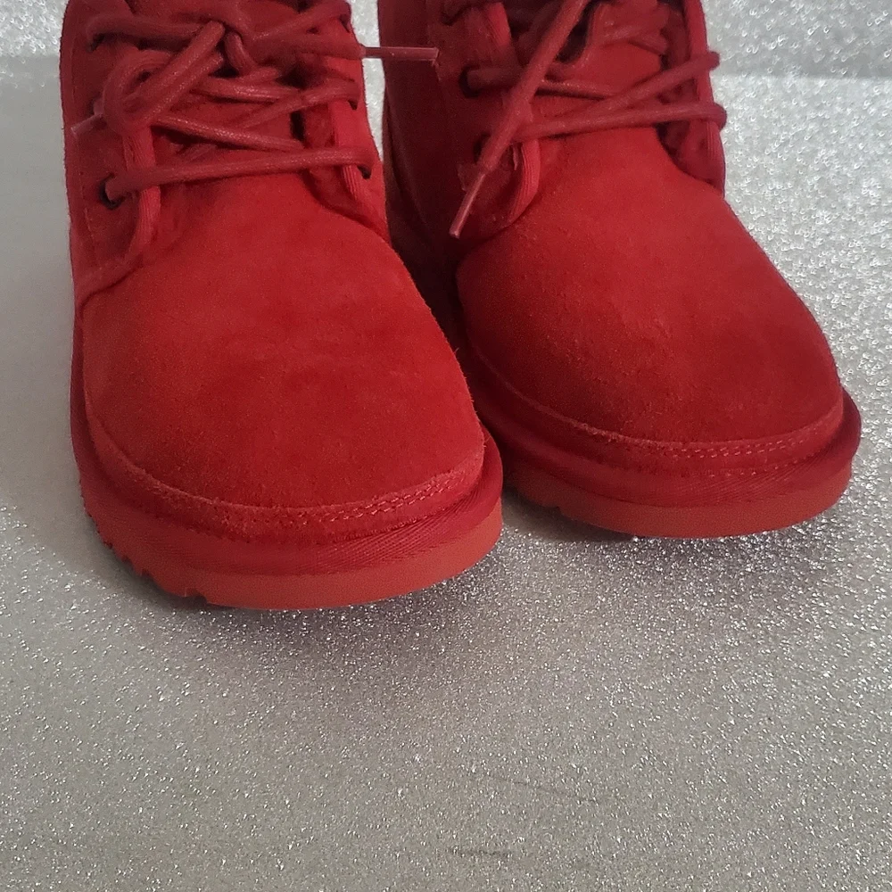 NWOB UGG Women size 11 Samba RedNeumel Sheepskin Lined Lace up (Men/youth SZ5) - Picture 5 of 6